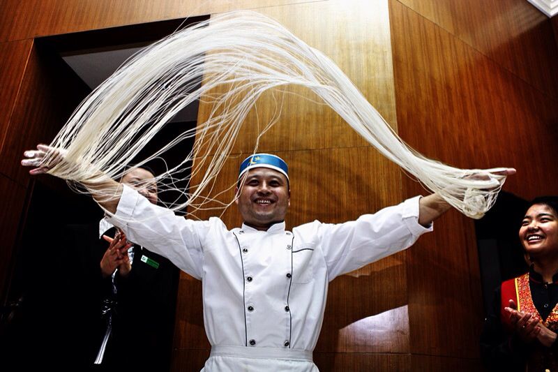 3,拉面:想成功,得有人拉一把.