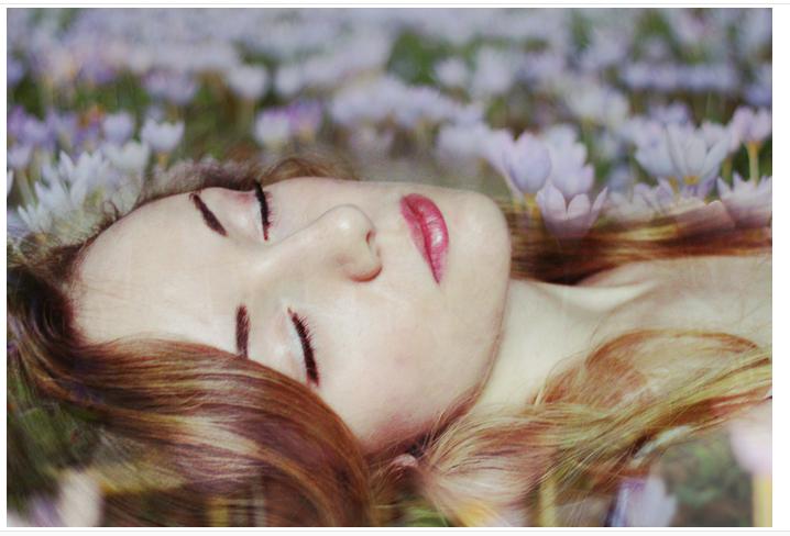 天下奇闻:英国20岁少女患"睡美人综合征"一天睡22小时(赋诗点评)